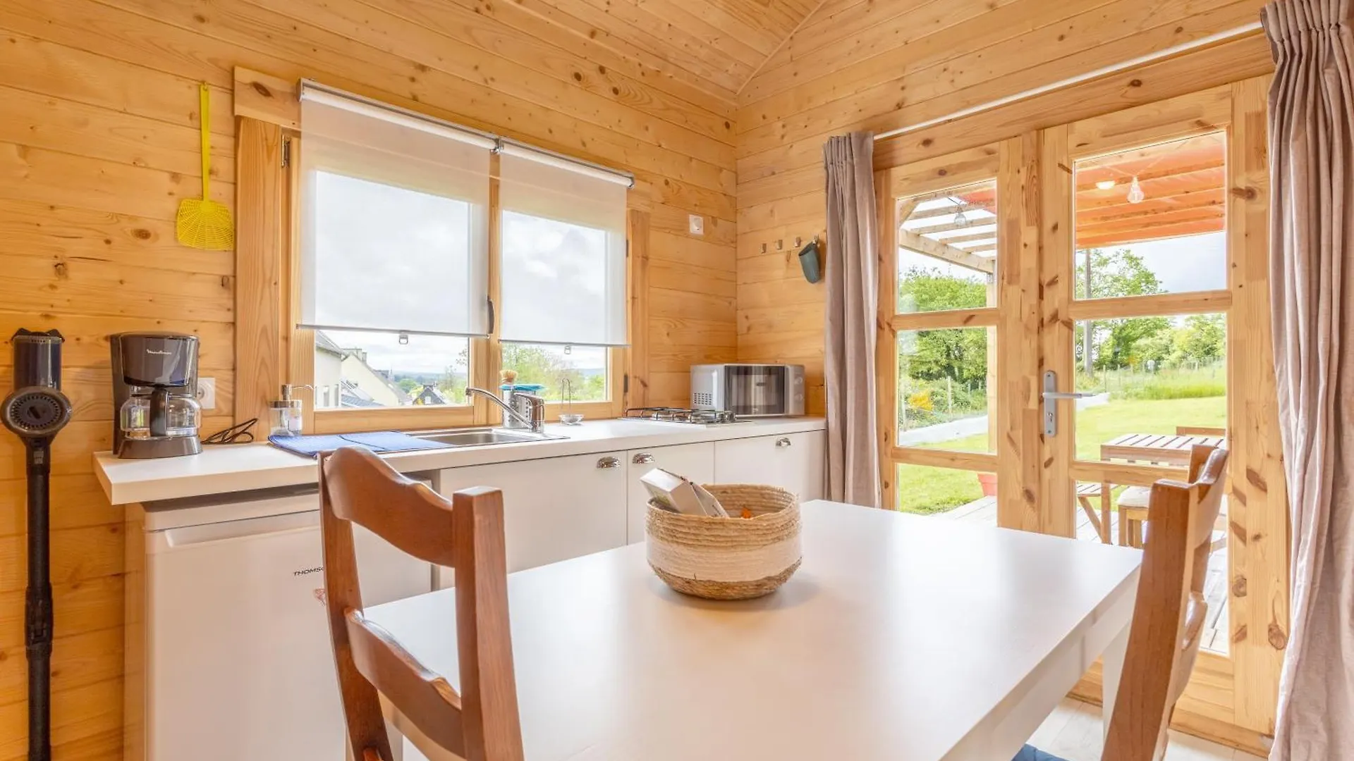 Chalet 5 Personnes, Proche Canal Landeleau 0*,  France